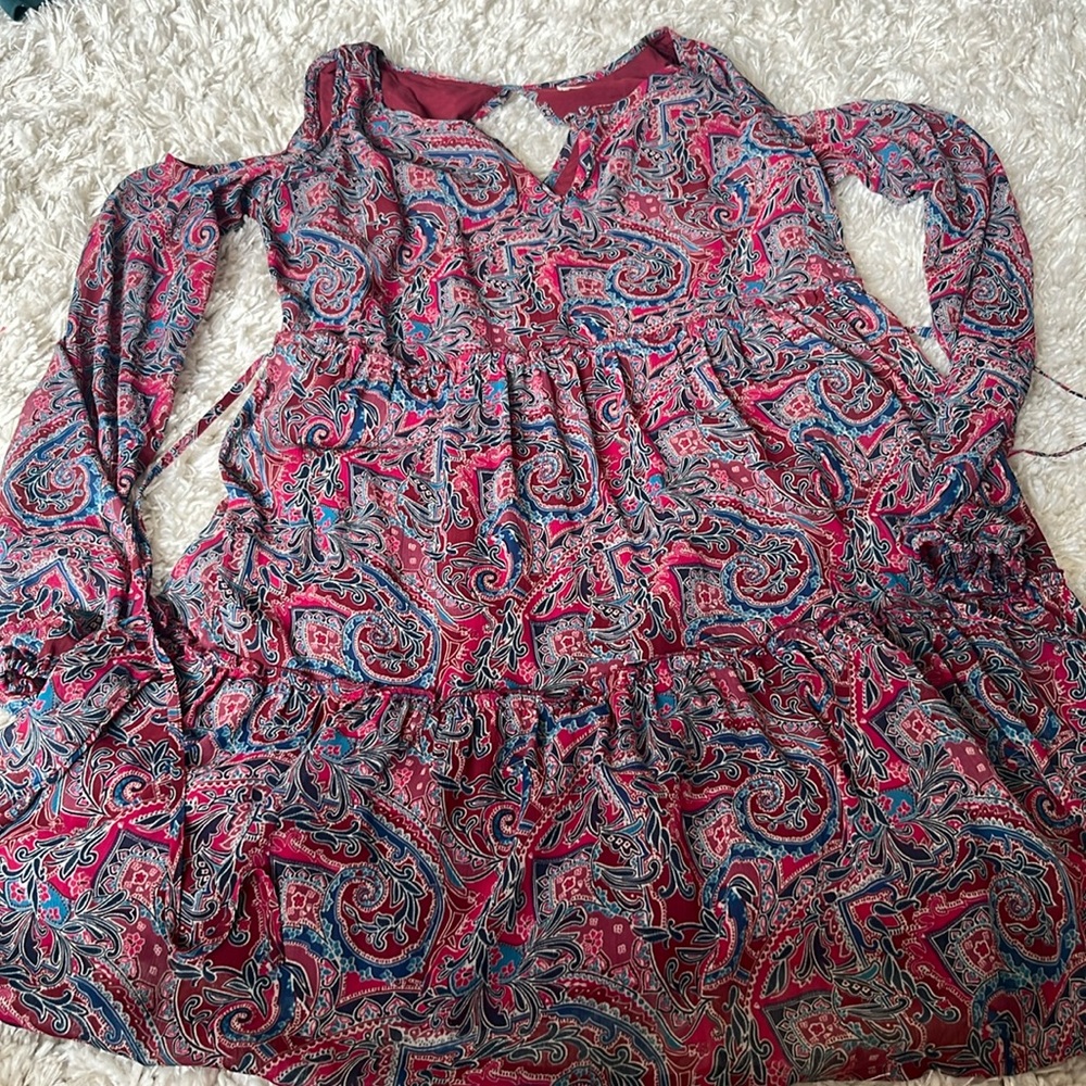Hollister paisley dress with open shoulder XS